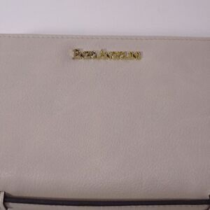 Enzo Angiolini Cream Faux Leather Clutch wallet NWOT 110